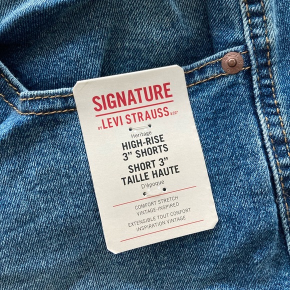 LEVI STRAUSS medium wash denim high rise 3” jean shorts ✨50% OFF BUNDLES✨ - Picture 6 of 9